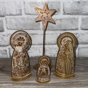 Hallmark Pierced Metal Holy Family Nativity Set Brass Tone Whitewash 4 Piece